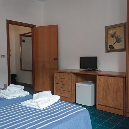 Hotel Mediterraneo Ґуардія-П'ємонтезе-Терме Екстер'єр фото